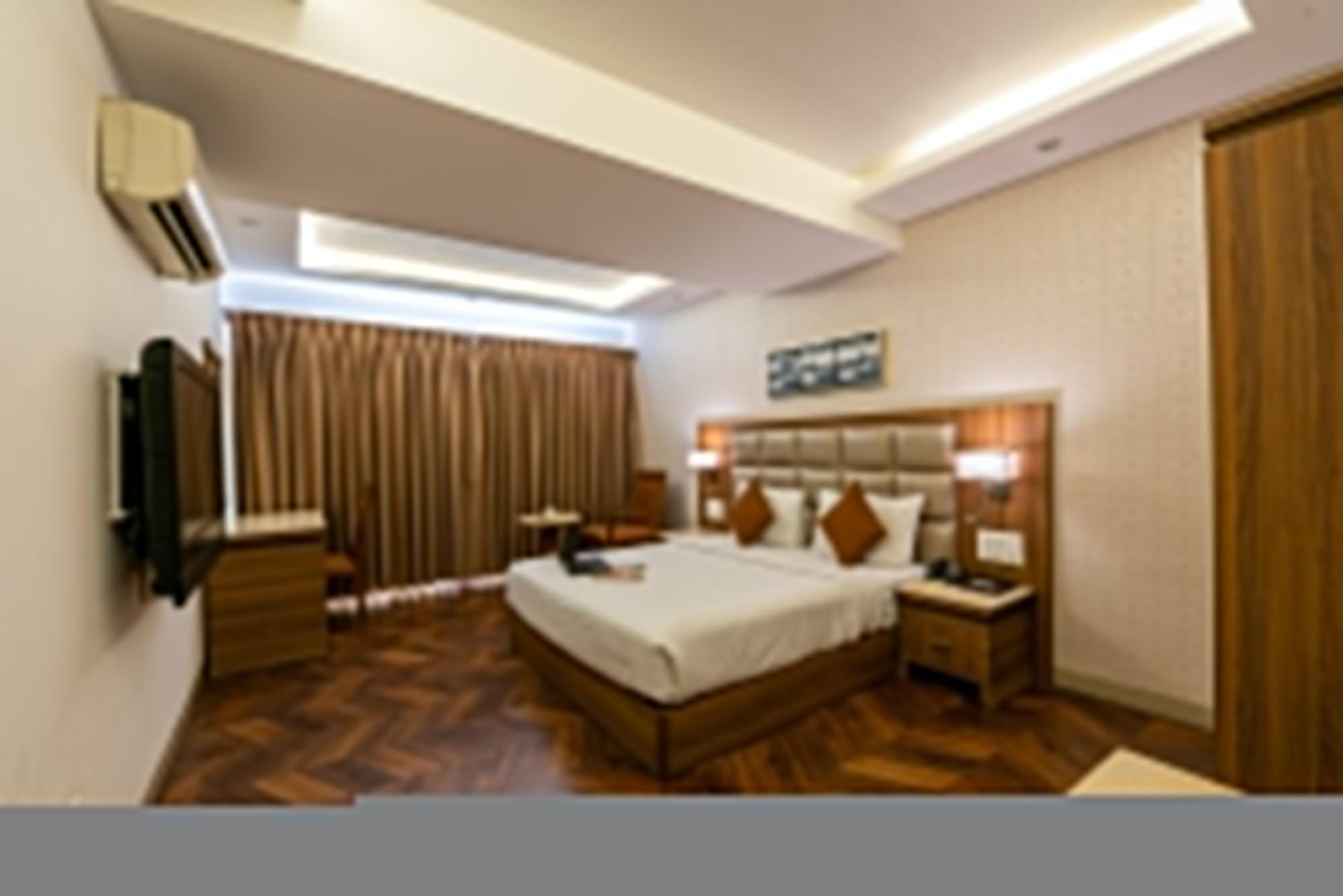 Hotel Treebo Trend Surya Nashik Extérieur photo