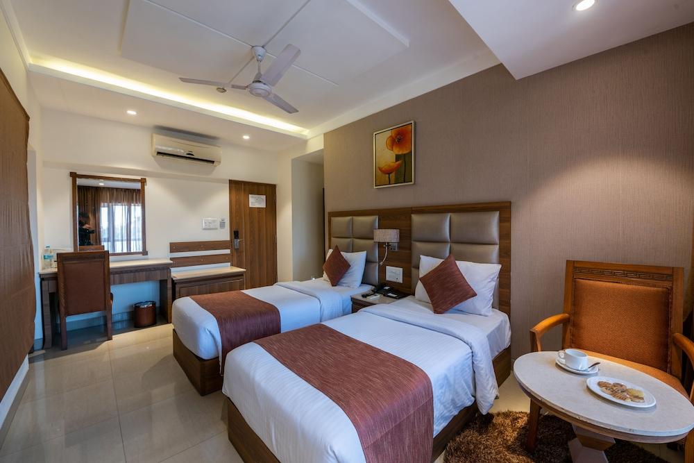 Hotel Treebo Trend Surya Nashik Extérieur photo