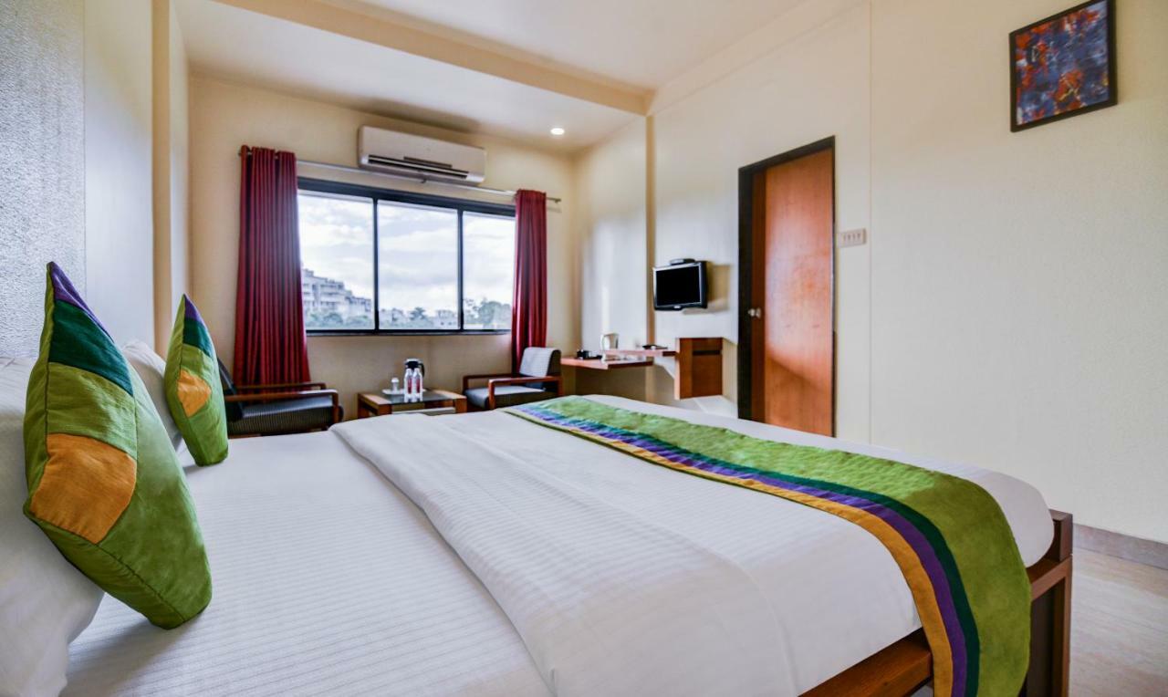 Hotel Treebo Trend Surya Nashik Extérieur photo