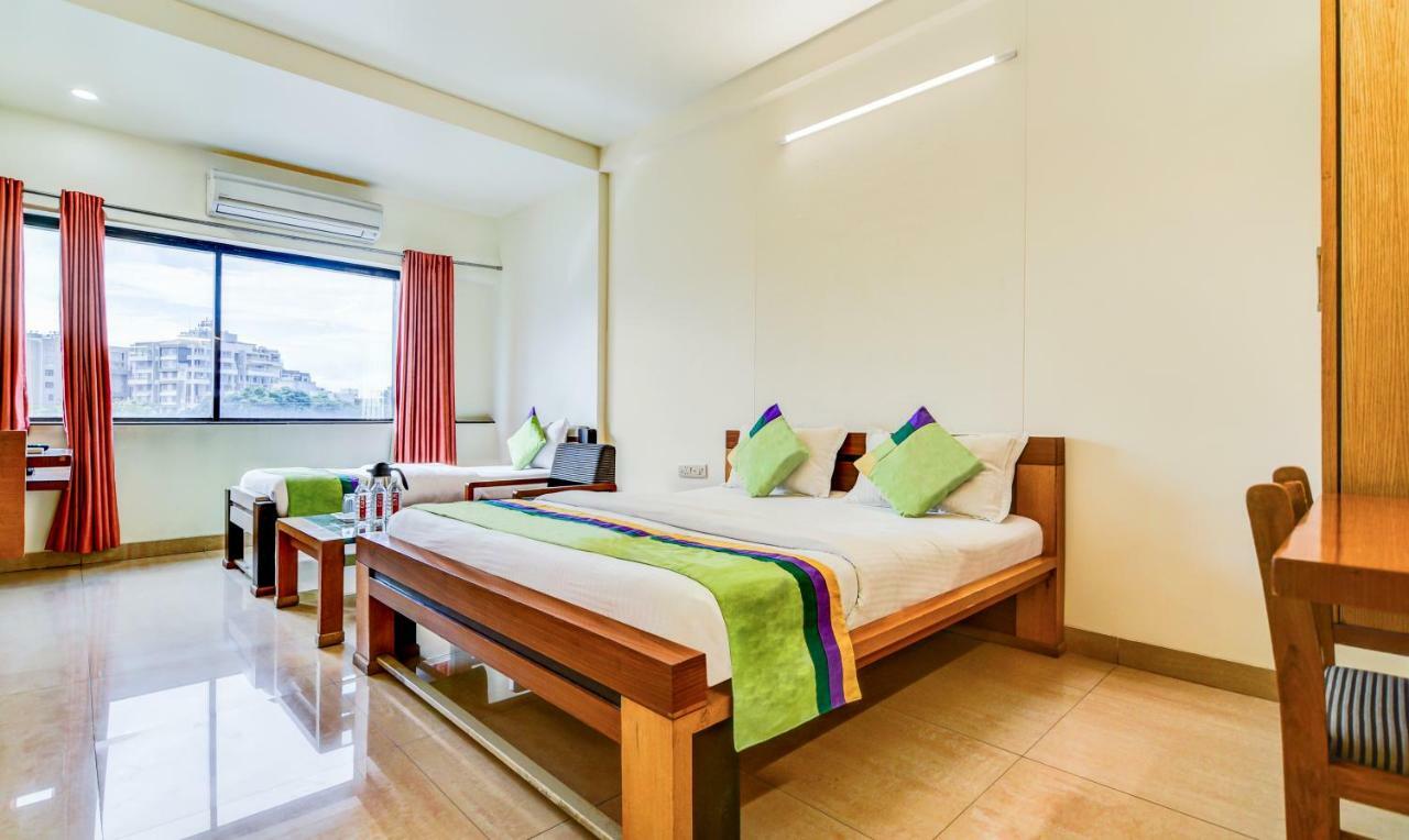 Hotel Treebo Trend Surya Nashik Extérieur photo