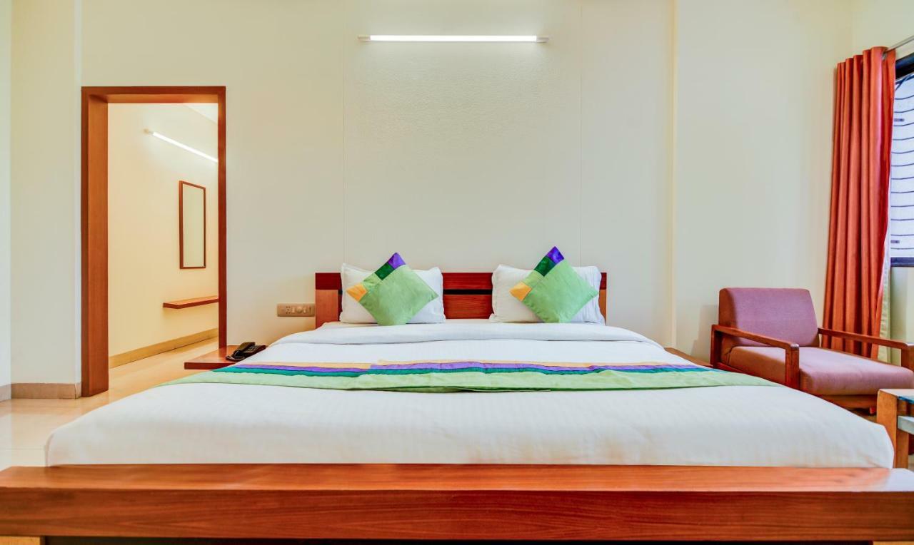 Hotel Treebo Trend Surya Nashik Extérieur photo