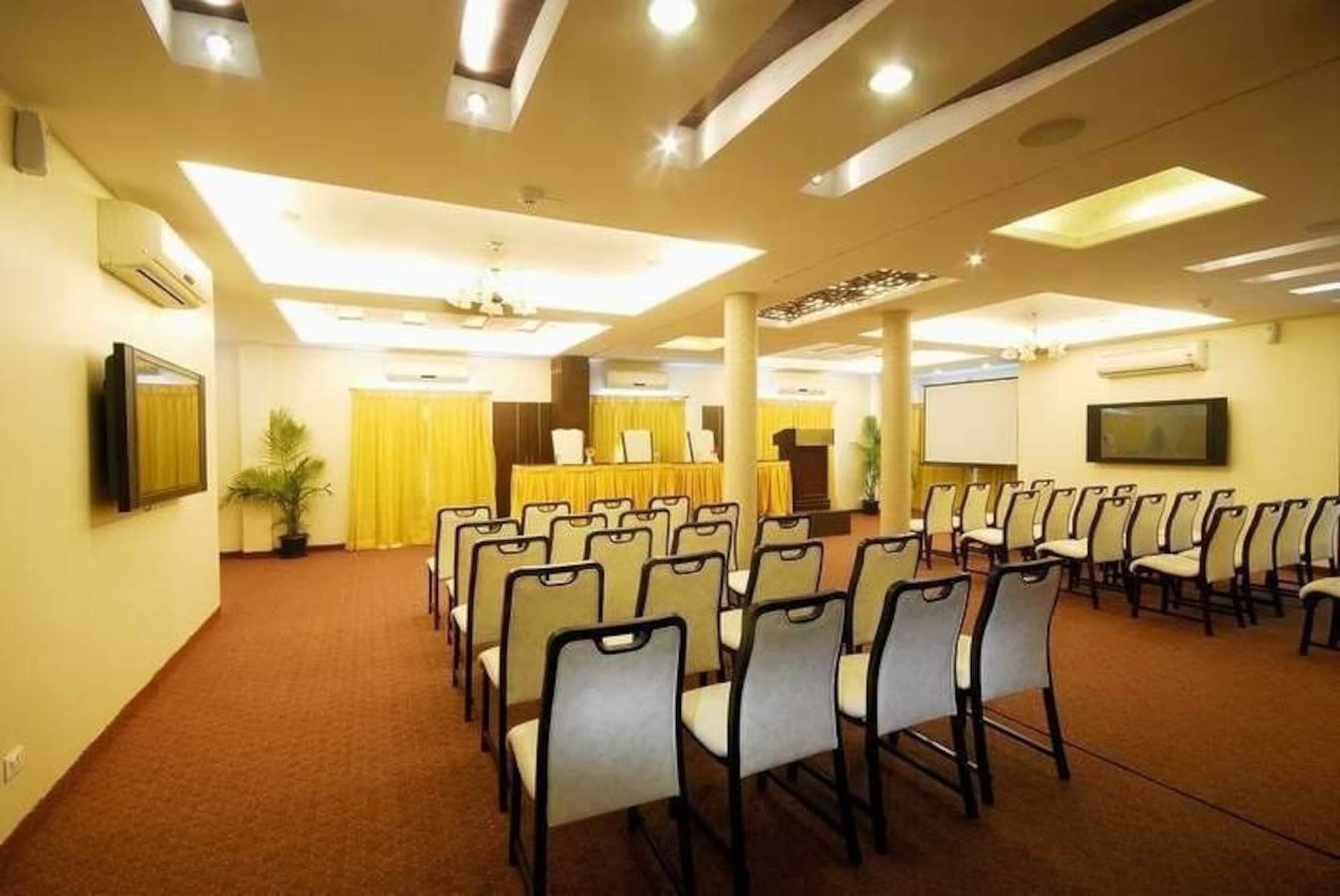 Hotel Treebo Trend Surya Nashik Extérieur photo